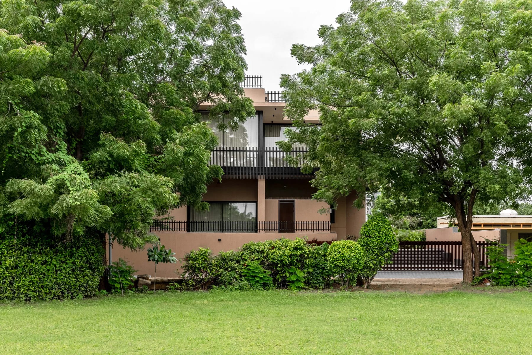 Bhagwati Bunglow – Residential project by JSA Architects in Ahmedabad, Gujarat